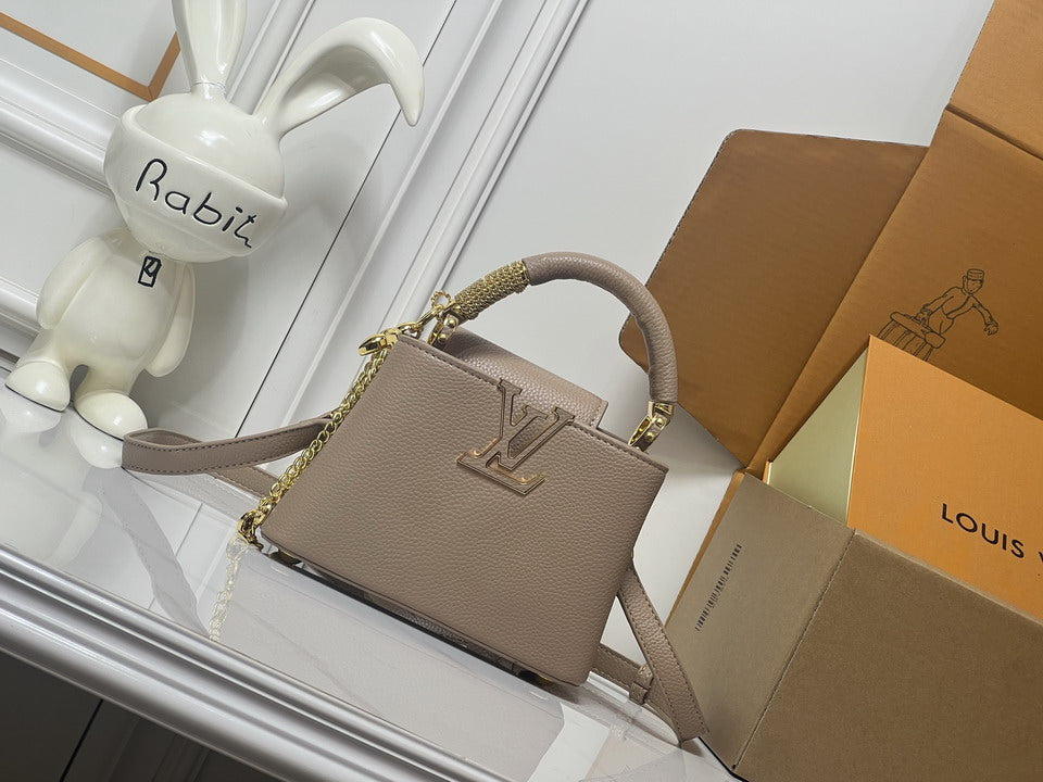 Louis Vuitton Capucines Mini Handbag – Tourterelle Taurillon Leather