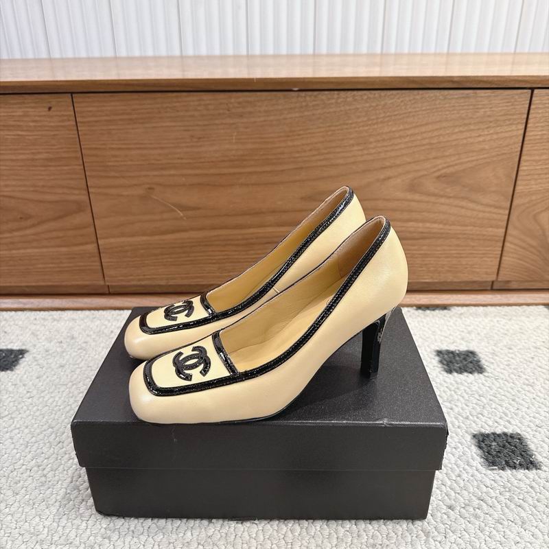 Chanel Cream & Black CC Logo Pumps