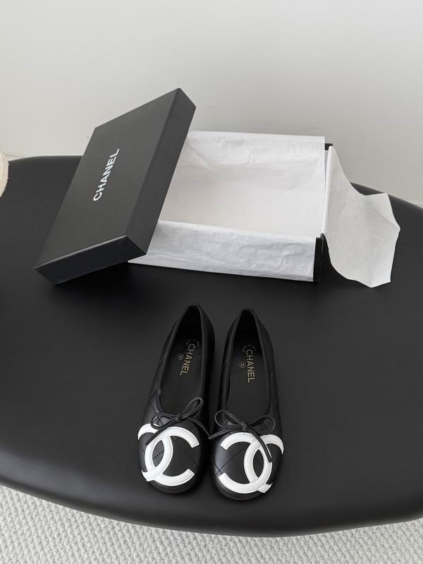 Chanel CC Logo Ballet Flats – Black Leather