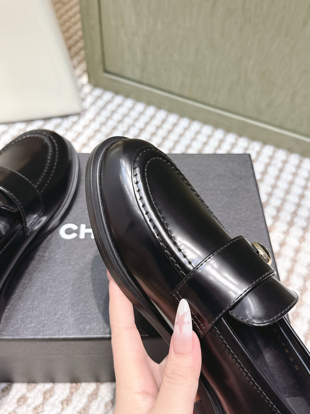 CHANEL 25S GODDESS FLAT LOAFERS IN BLACK GLOSSY CALFSKIN GOLD HARDWARE